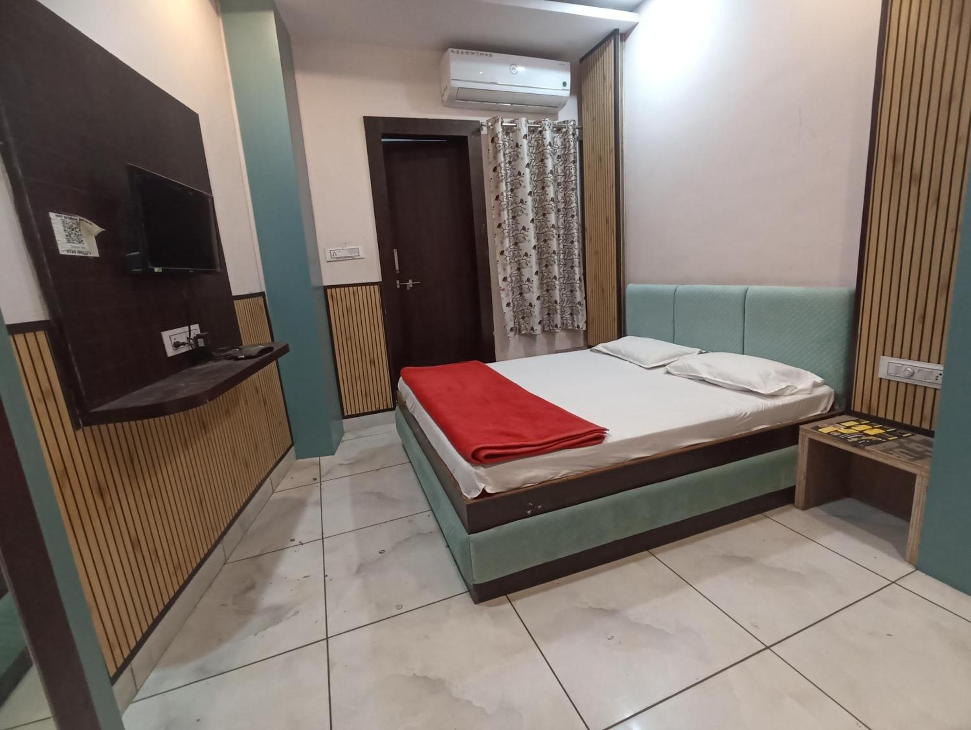 Hotel Shree Krishna Palace Ujjain Exterior photo