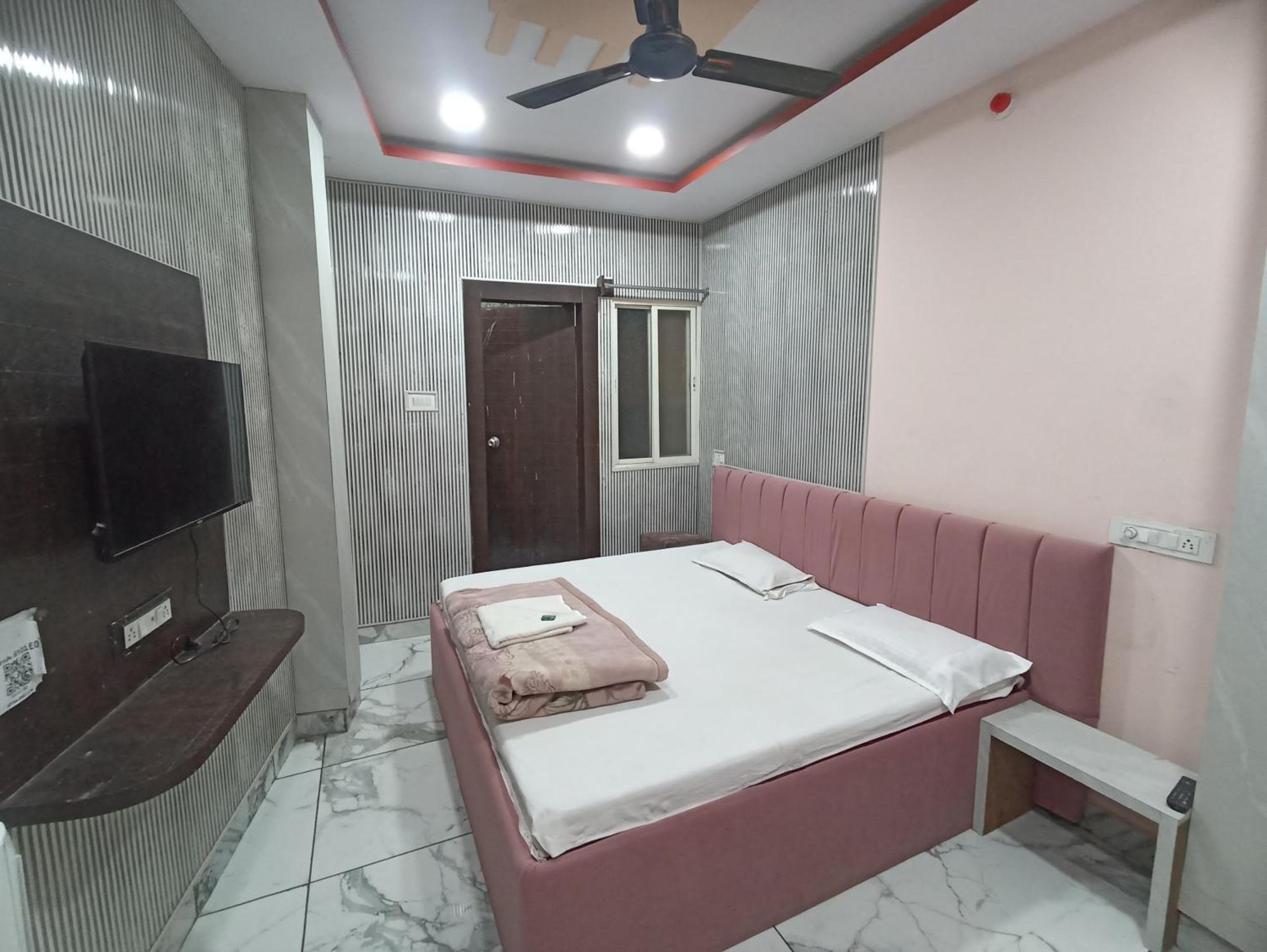 Hotel Shree Krishna Palace Ujjain Exterior photo